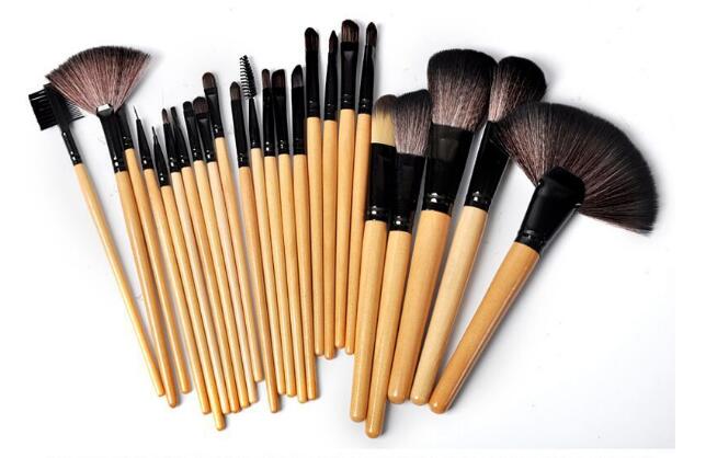 Makeup Brushes Set 24pcs Natural Hair Synthetic Wood Handle Cadrim Professional Makeup Brush Set Foundation Powder Blush Blending Shading Eyeshadow Concealers Cosmetic Brushes Kit Travel Makeup Brush